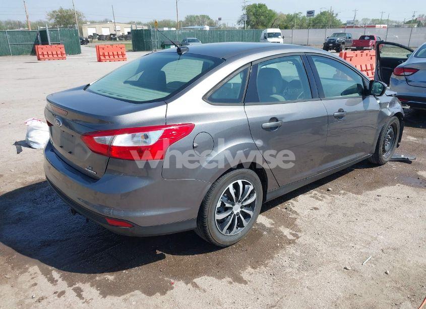 Photo 4 of 2012 Ford Focus SE (VIN 1FAHP3F20CL456565)