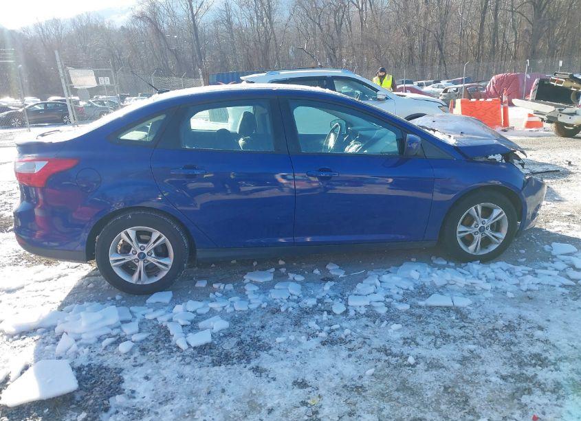Photo 12 of 2012 Ford Focus SE (VIN 1FAHP3F20CL471910)
