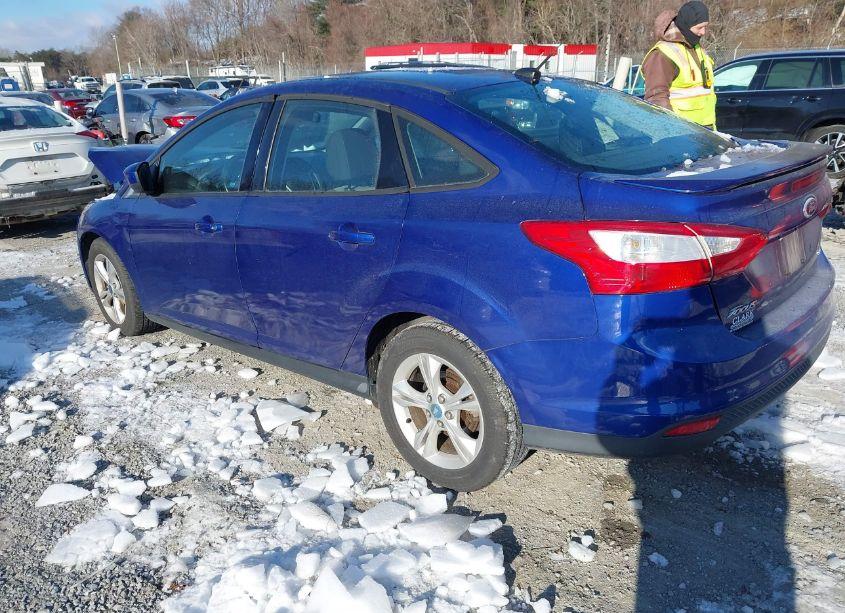 Photo 2 of 2012 Ford Focus SE (VIN 1FAHP3F20CL471910)