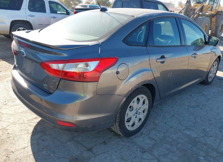 Photo 4 of 2012 Ford Focus SE (VIN 1FAHP3F21CL154010)