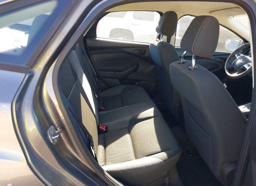 Photo 8 of 2012 Ford Focus SE (VIN 1FAHP3F21CL154010)