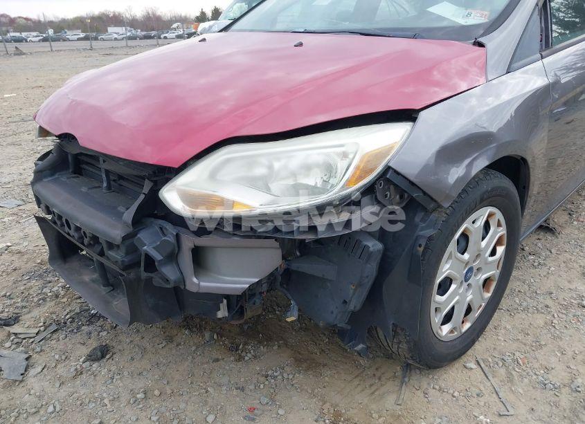 Photo 14 of 2012 Ford Focus SE (VIN 1FAHP3F21CL156730)