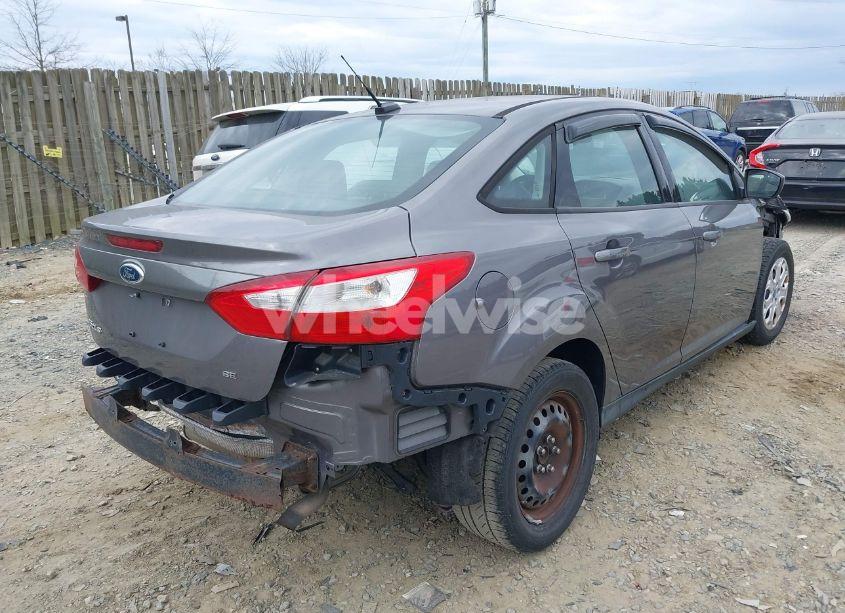 Photo 4 of 2012 Ford Focus SE (VIN 1FAHP3F21CL156730)