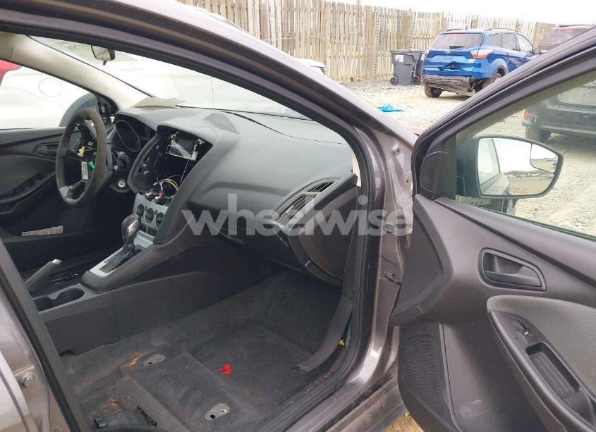 Photo 5 of 2012 Ford Focus SE (VIN 1FAHP3F21CL156730)