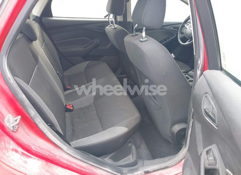 Photo 8 of 2012 Ford Focus SE (VIN 1FAHP3F21CL160454)
