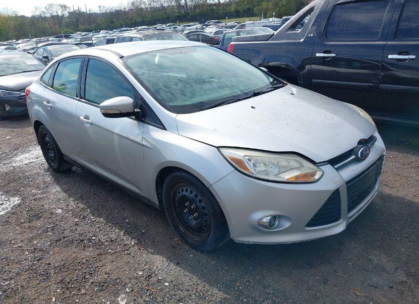 2012 Ford Focus SE (VIN 1FAHP3F21CL172314) main photo