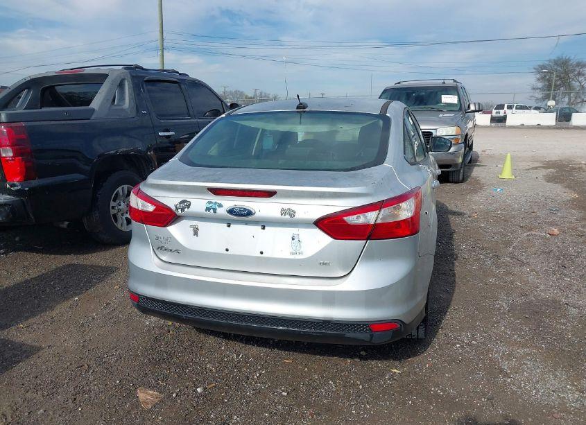 Photo 12 of 2012 Ford Focus SE (VIN 1FAHP3F21CL172314)