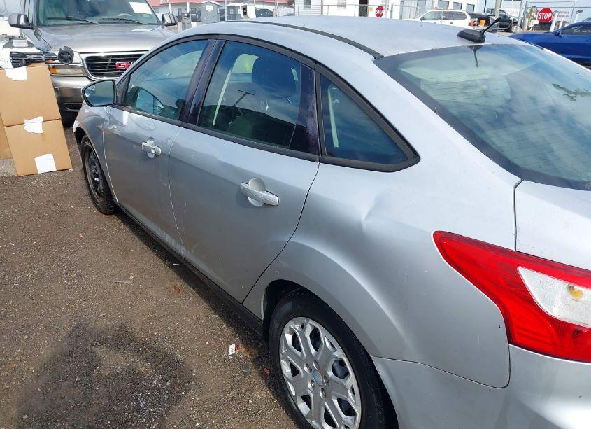 Photo 13 of 2012 Ford Focus SE (VIN 1FAHP3F21CL172314)