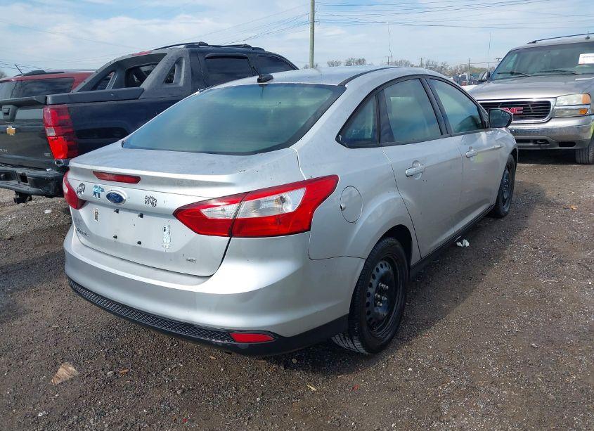 Photo 4 of 2012 Ford Focus SE (VIN 1FAHP3F21CL172314)