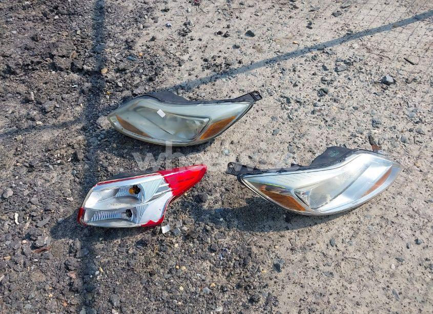 Photo 12 of 2012 Ford Focus SE (VIN 1FAHP3F21CL192126)