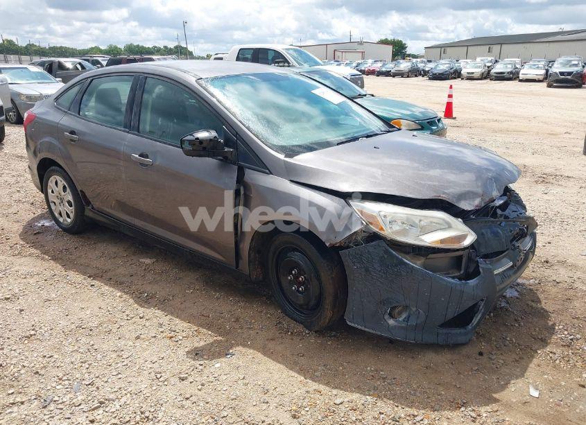 2012 Ford Focus SE (VIN 1FAHP3F21CL199240) main photo