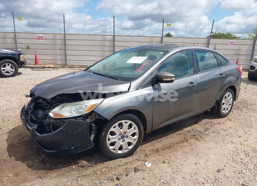 Photo 2 of 2012 Ford Focus SE (VIN 1FAHP3F21CL199240)