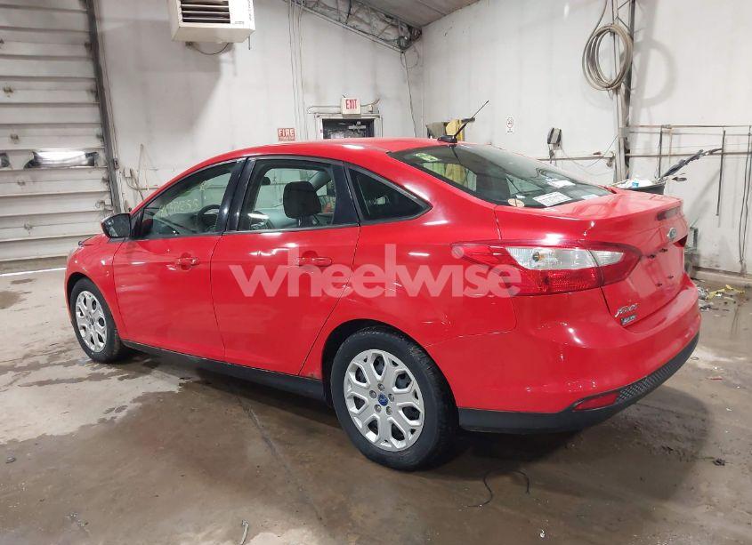 Photo 3 of 2012 Ford Focus SE (VIN 1FAHP3F21CL216179)