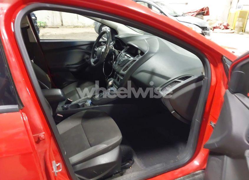 Photo 5 of 2012 Ford Focus SE (VIN 1FAHP3F21CL216179)