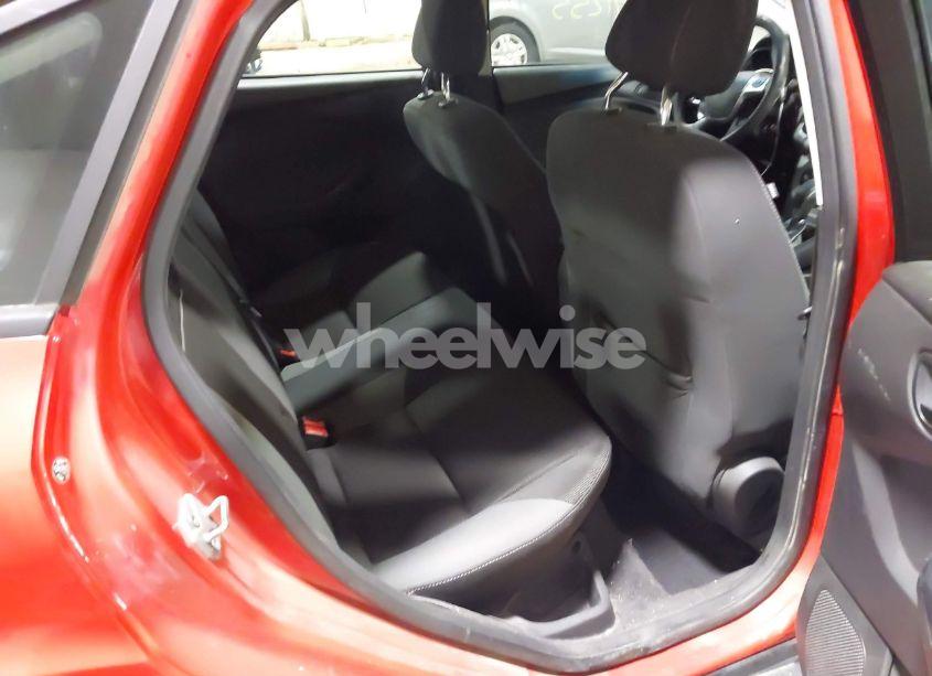 Photo 8 of 2012 Ford Focus SE (VIN 1FAHP3F21CL216179)