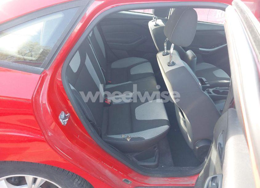 Photo 8 of 2012 Ford Focus SE (VIN 1FAHP3F21CL241308)