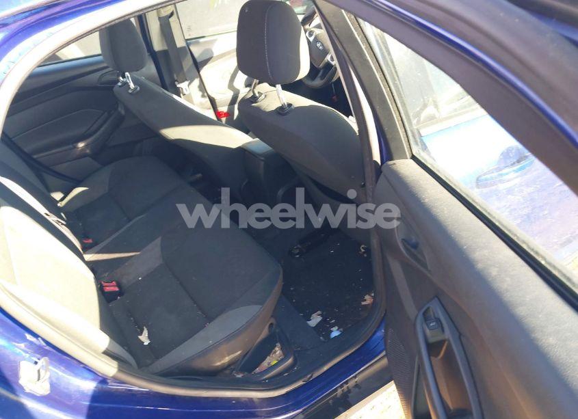 Photo 8 of 2012 Ford Focus SE (VIN 1FAHP3F21CL242622)