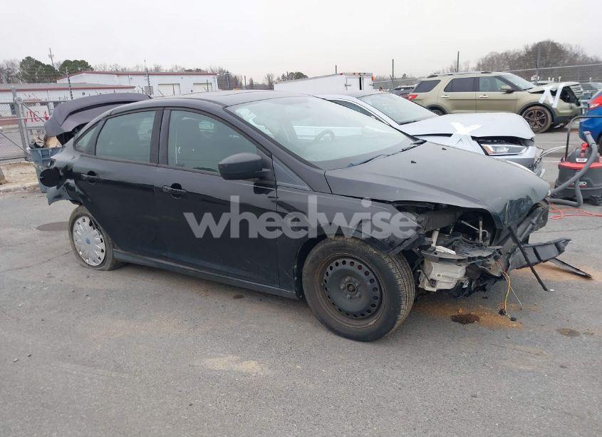 2012 Ford Focus SE (VIN 1FAHP3F21CL265270) main photo