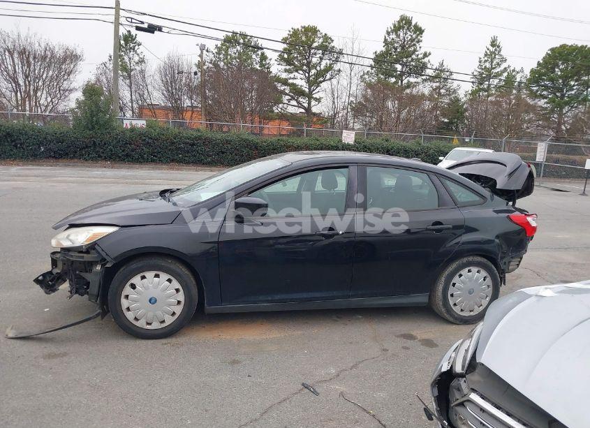 Photo 14 of 2012 Ford Focus SE (VIN 1FAHP3F21CL265270)
