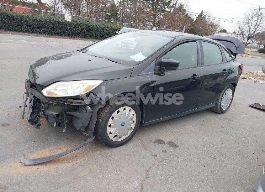 Photo 2 of 2012 Ford Focus SE (VIN 1FAHP3F21CL265270)