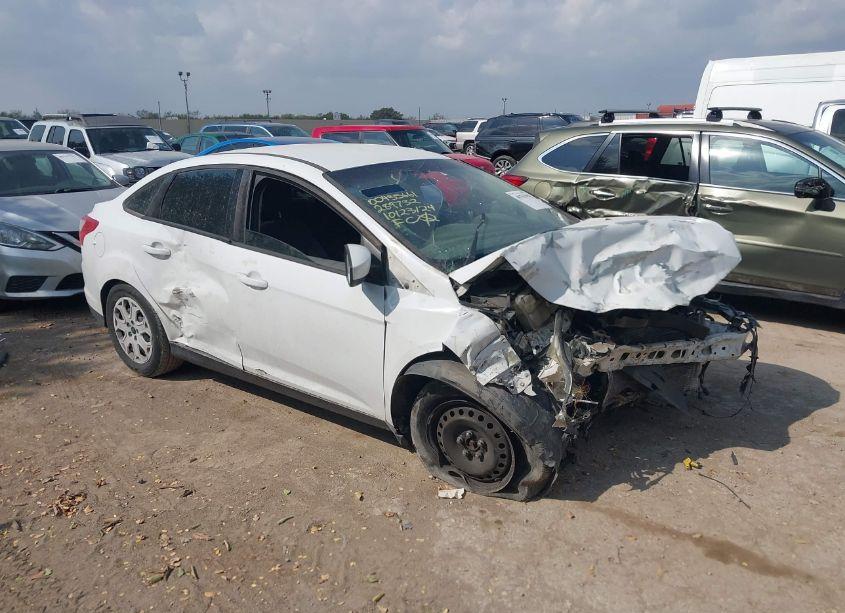 2012 Ford Focus SE (VIN 1FAHP3F21CL289732) main photo