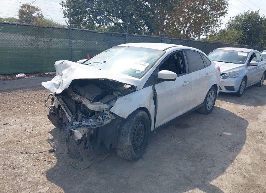 Photo 2 of 2012 Ford Focus SE (VIN 1FAHP3F21CL289732)