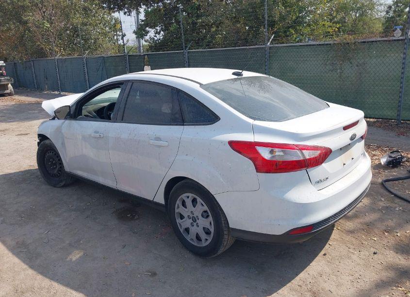 Photo 3 of 2012 Ford Focus SE (VIN 1FAHP3F21CL289732)