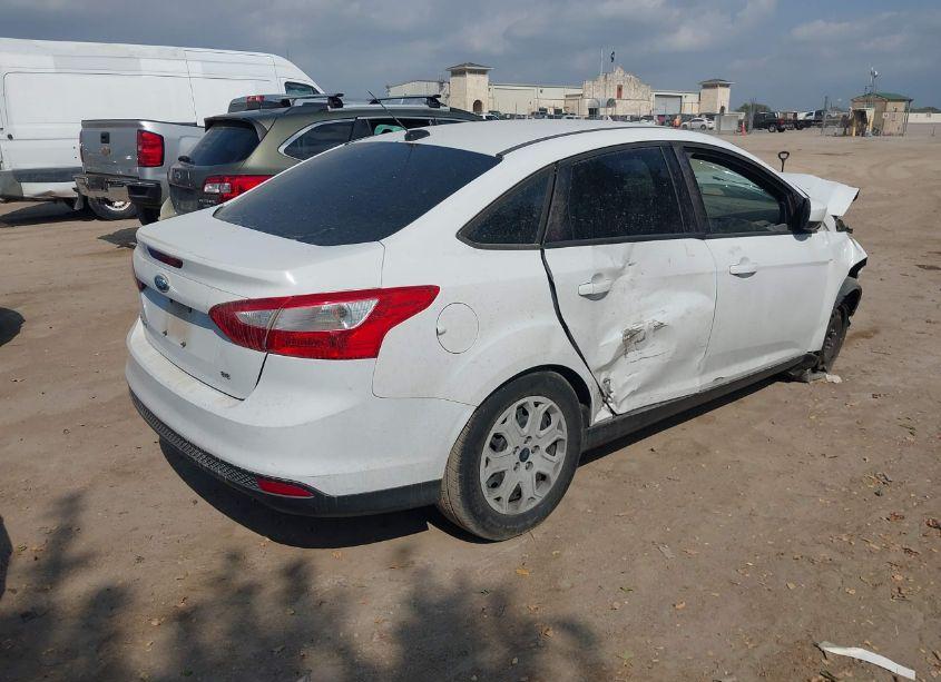 Photo 4 of 2012 Ford Focus SE (VIN 1FAHP3F21CL289732)