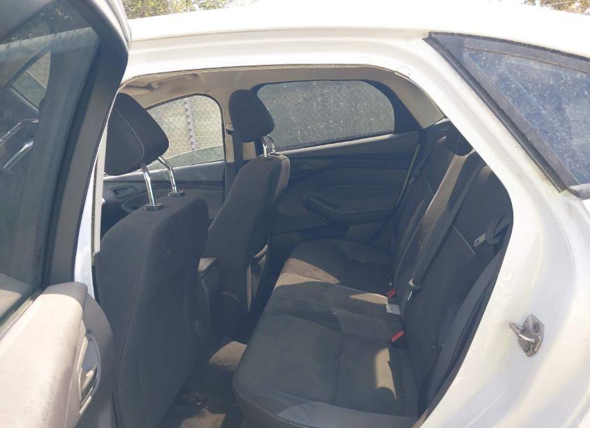 Photo 8 of 2012 Ford Focus SE (VIN 1FAHP3F21CL289732)