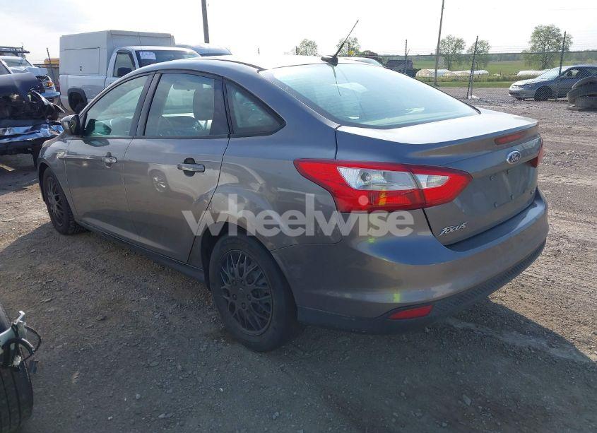Photo 3 of 2012 Ford Focus SE (VIN 1FAHP3F21CL292629)