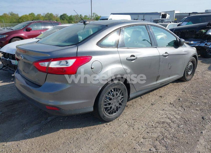 Photo 4 of 2012 Ford Focus SE (VIN 1FAHP3F21CL292629)