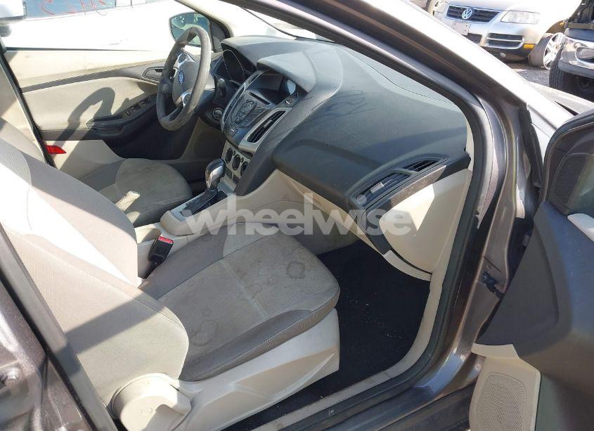 Photo 5 of 2012 Ford Focus SE (VIN 1FAHP3F21CL292629)