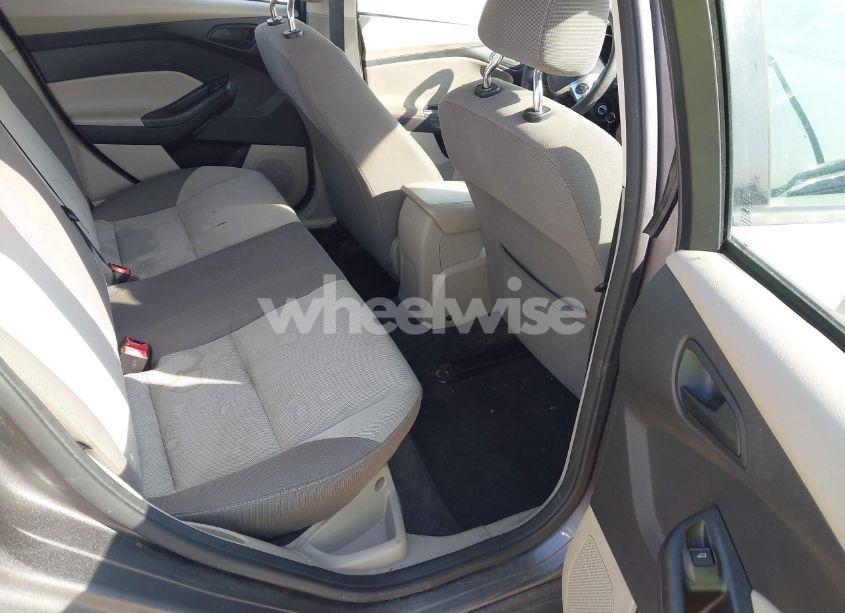 Photo 8 of 2012 Ford Focus SE (VIN 1FAHP3F21CL292629)