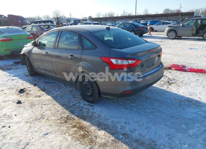 Photo 3 of 2012 Ford Focus SE (VIN 1FAHP3F21CL300499)