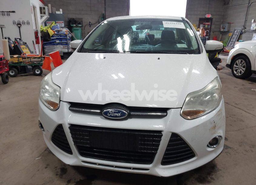 Photo 12 of 2012 Ford Focus SE (VIN 1FAHP3F21CL301085)