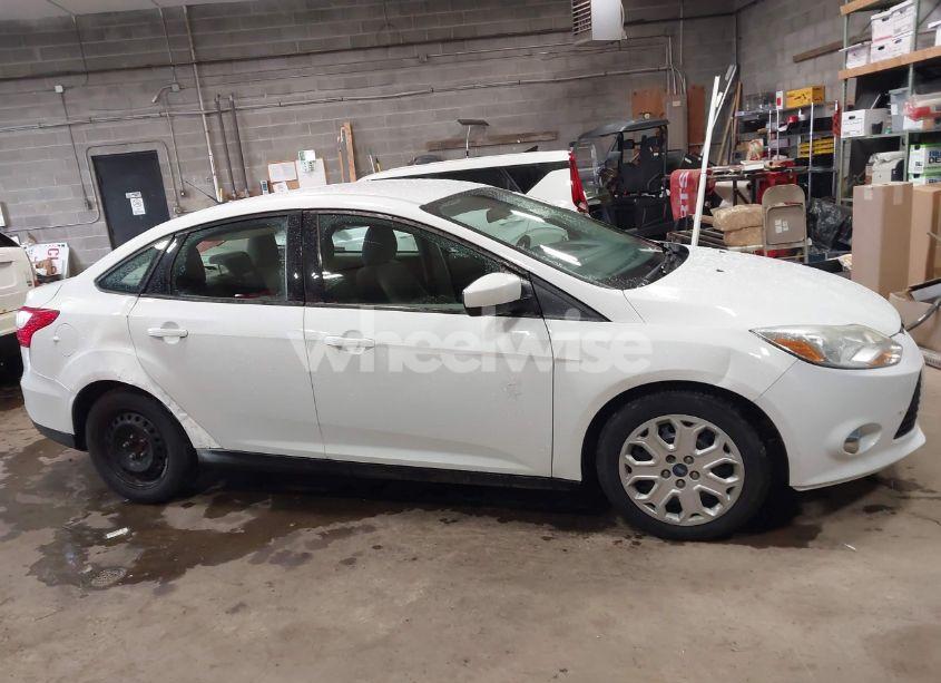 Photo 13 of 2012 Ford Focus SE (VIN 1FAHP3F21CL301085)
