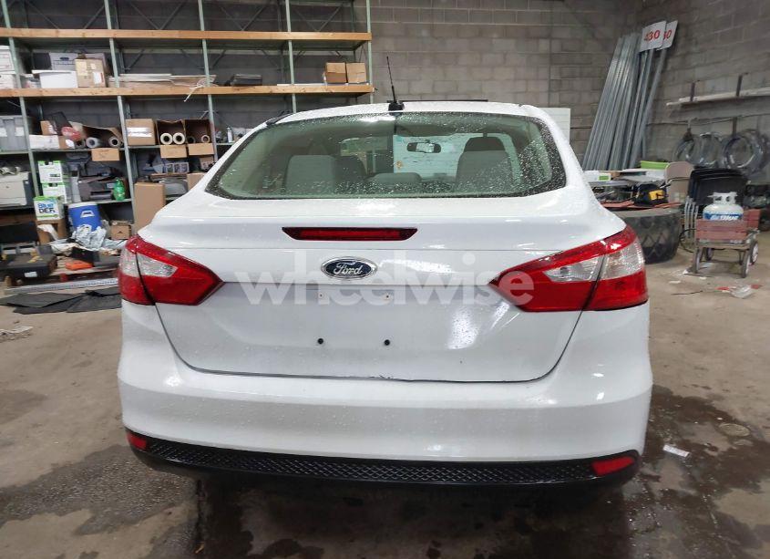 Photo 16 of 2012 Ford Focus SE (VIN 1FAHP3F21CL301085)