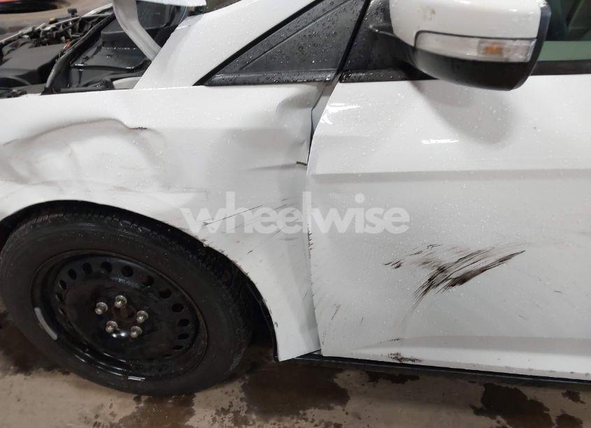 Photo 6 of 2012 Ford Focus SE (VIN 1FAHP3F21CL301085)