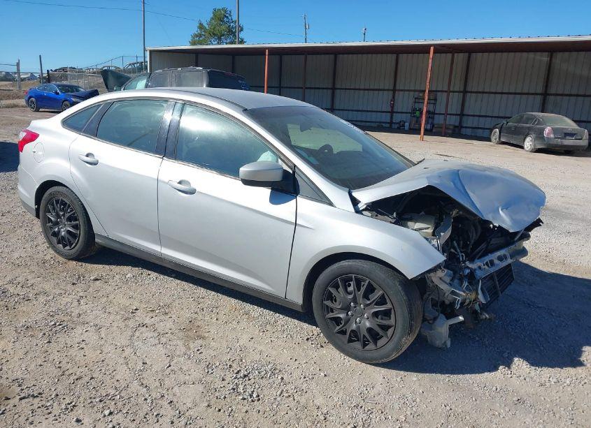 2012 Ford Focus SE (VIN 1FAHP3F21CL310854) main photo