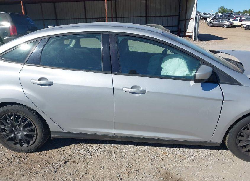 Photo 13 of 2012 Ford Focus SE (VIN 1FAHP3F21CL310854)