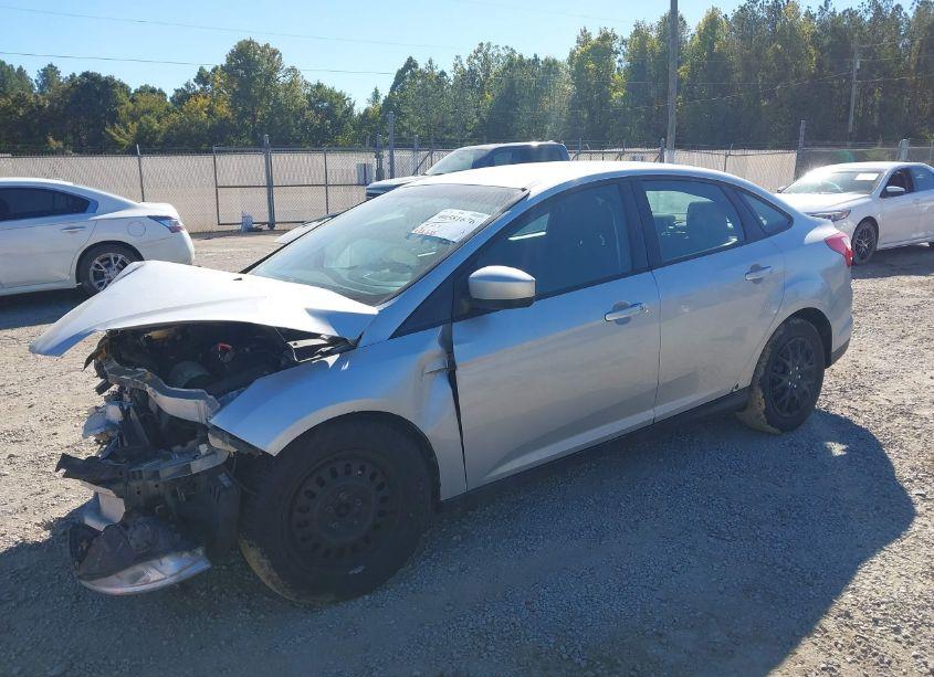 Photo 2 of 2012 Ford Focus SE (VIN 1FAHP3F21CL310854)