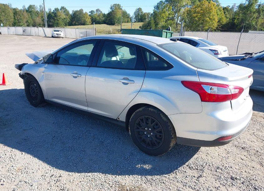 Photo 3 of 2012 Ford Focus SE (VIN 1FAHP3F21CL310854)
