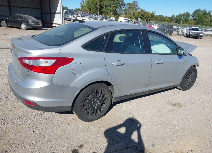 Photo 4 of 2012 Ford Focus SE (VIN 1FAHP3F21CL310854)