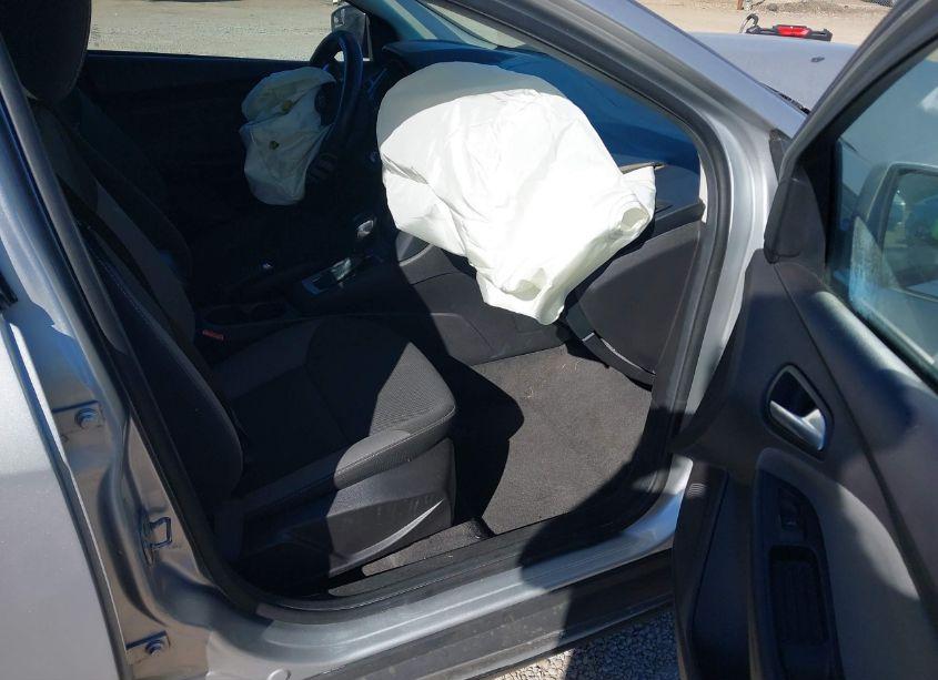Photo 5 of 2012 Ford Focus SE (VIN 1FAHP3F21CL310854)