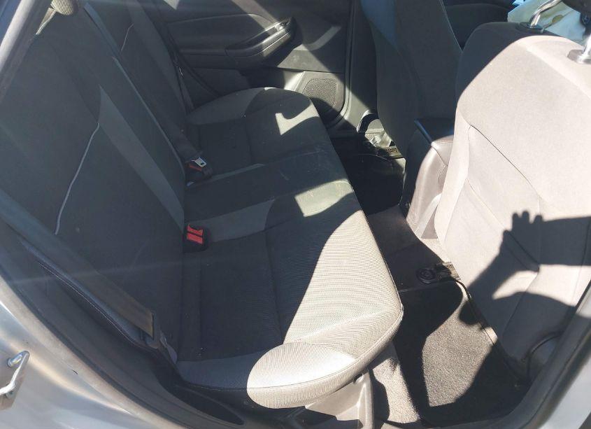 Photo 8 of 2012 Ford Focus SE (VIN 1FAHP3F21CL310854)