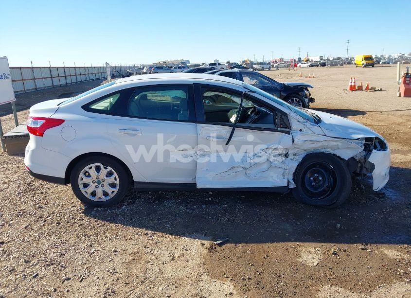 Photo 13 of 2012 Ford Focus SE (VIN 1FAHP3F21CL320753)
