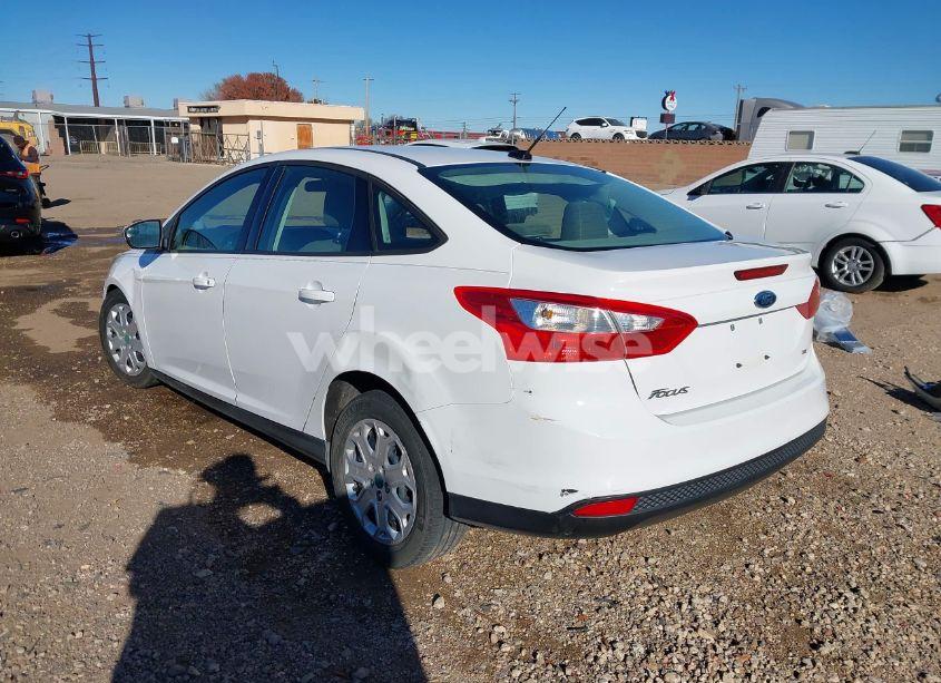 Photo 3 of 2012 Ford Focus SE (VIN 1FAHP3F21CL320753)