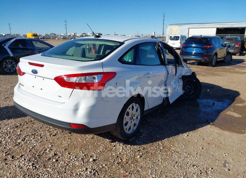 Photo 4 of 2012 Ford Focus SE (VIN 1FAHP3F21CL320753)