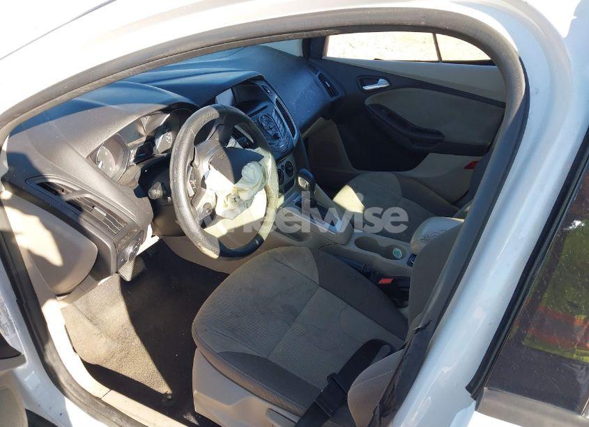 Photo 5 of 2012 Ford Focus SE (VIN 1FAHP3F21CL320753)