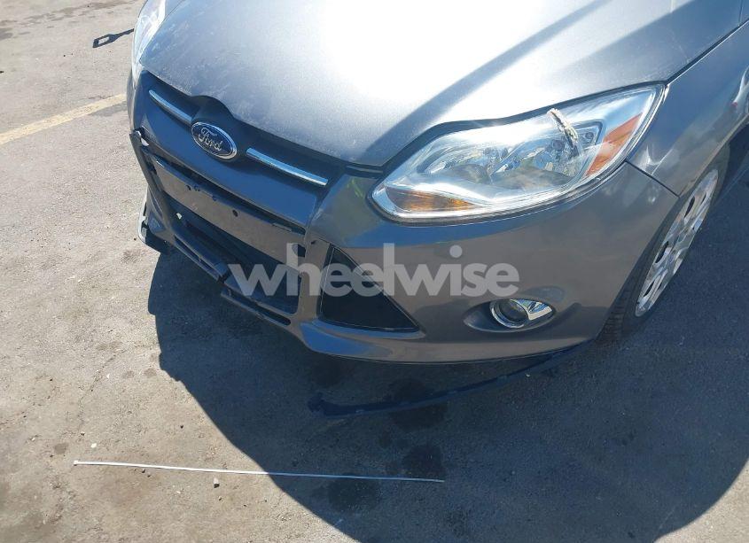 Photo 12 of 2012 Ford Focus SE (VIN 1FAHP3F21CL328304)